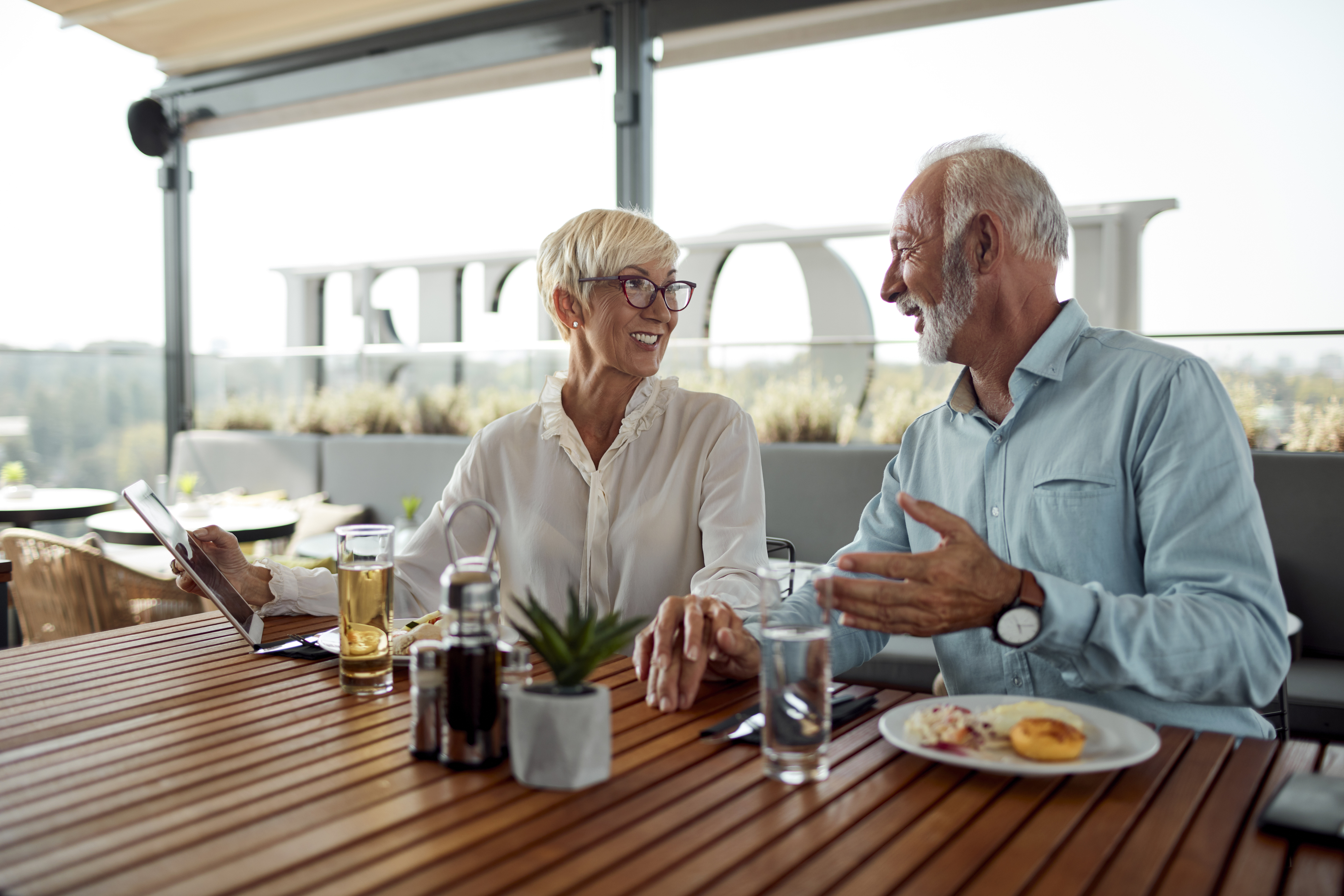 Elderly couple dining